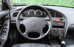 2003 Hyundai Elantra - dashboard layout