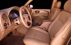 2004 Buick Rainier interior