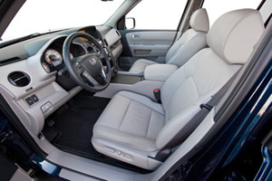 Honda Pilot interior - front seats 